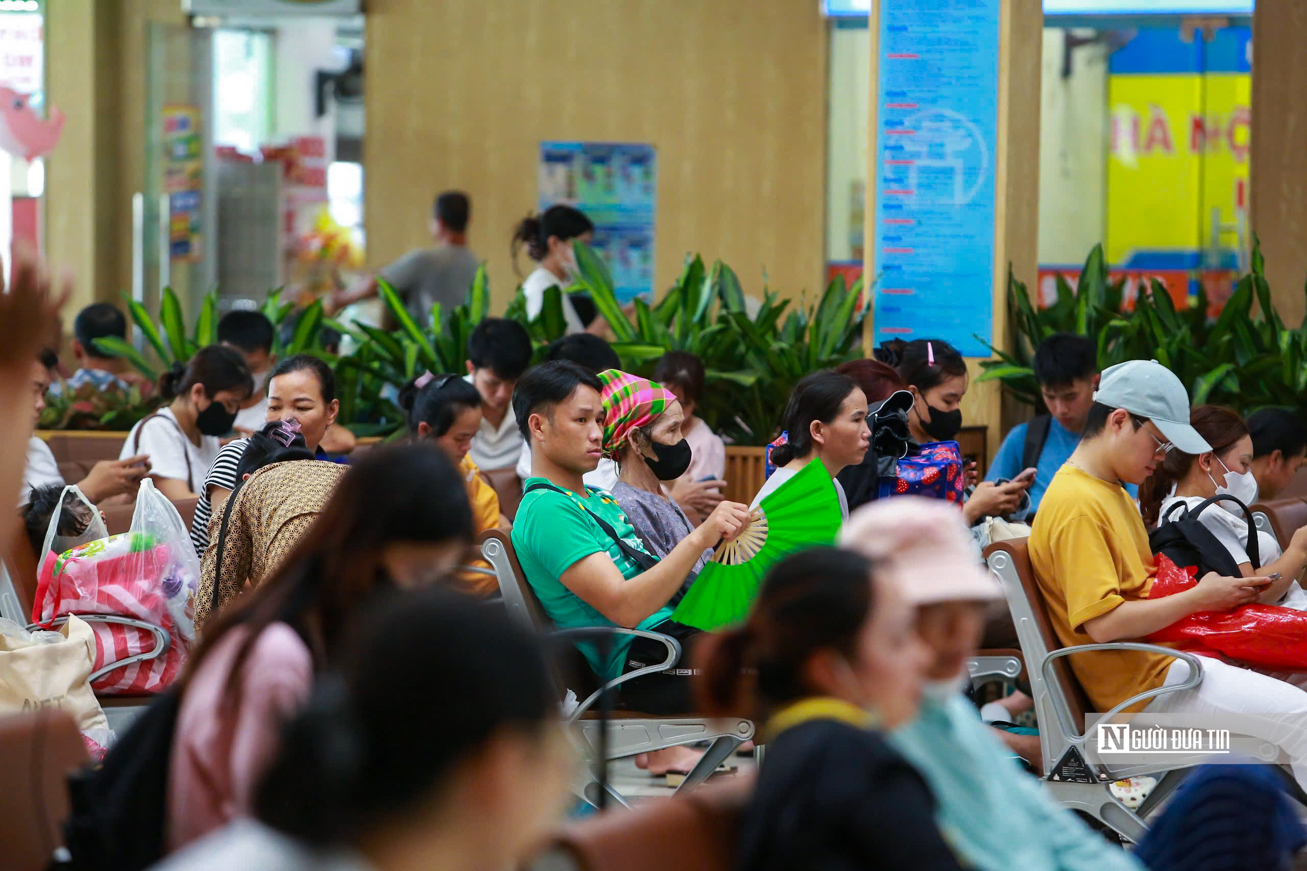 H&agrave; Nội: Người d&acirc;n đổ ra bến xe rời Thủ đ&ocirc; về qu&ecirc; nghỉ lễ- Ảnh 8.