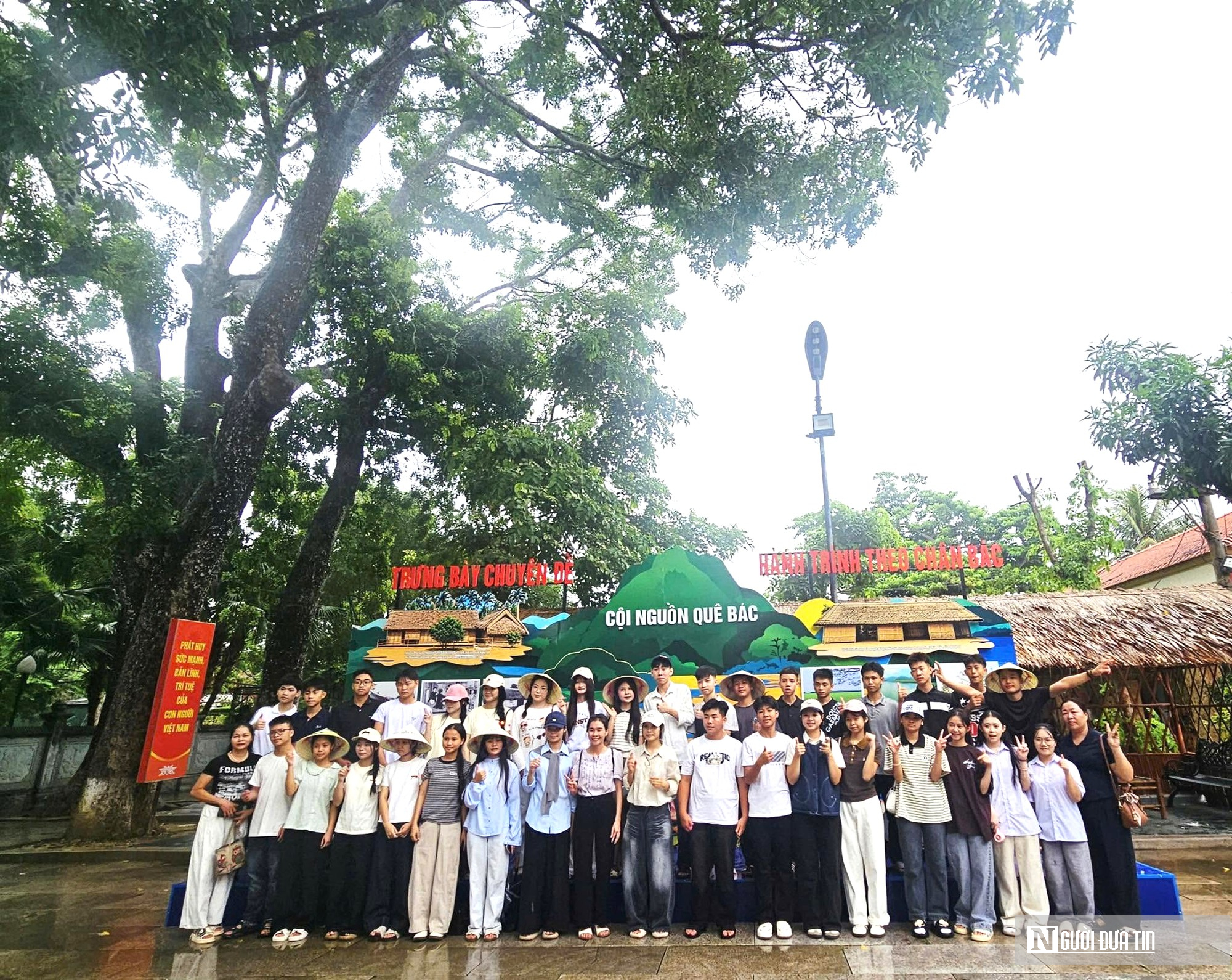 Tái hiện những mốc son lịch sử gắn với cuộc đời cách mạng của Chủ tịch Hồ Chí Minh- Ảnh 6.