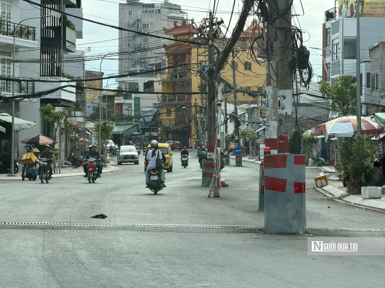 Trụ điện giữa đường Chu Văn An: Bao giờ được di dời?- Ảnh 1.