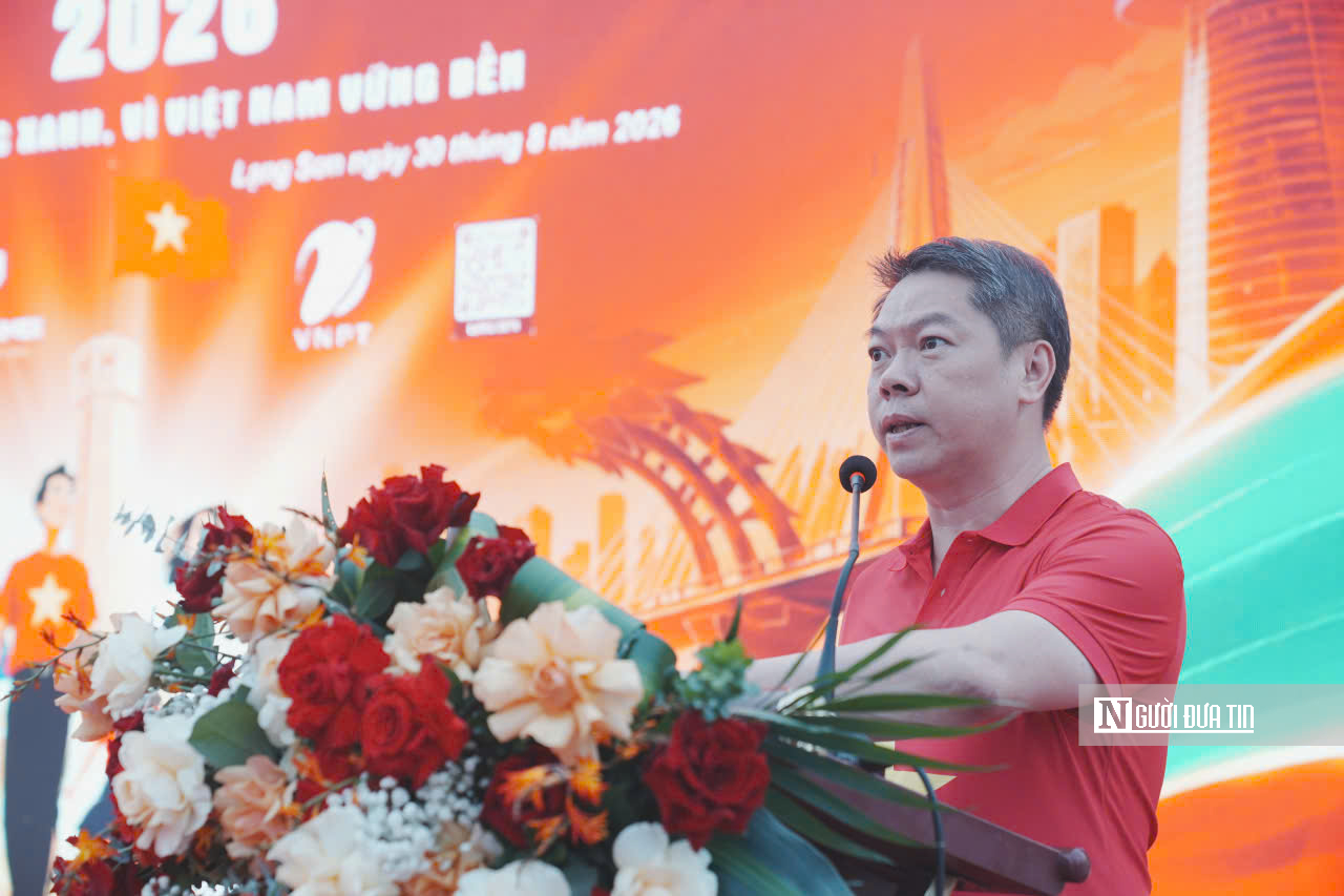 Hàng nghìn người sôi nổi tham gia “Cùng Việt Nam tiến bước”- Ảnh 8.