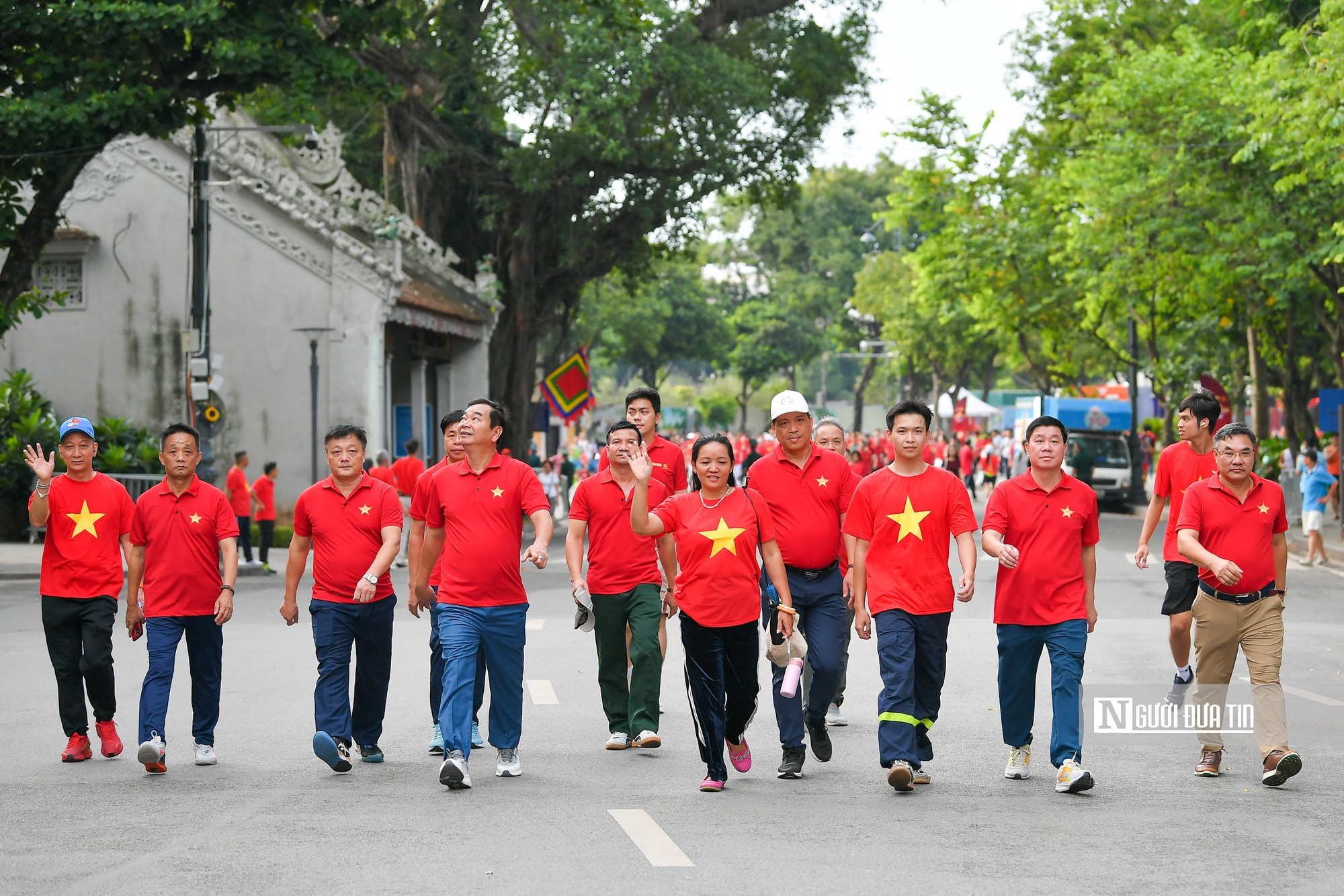 Hàng nghìn người sôi nổi tham gia “Cùng Việt Nam tiến bước”- Ảnh 5.