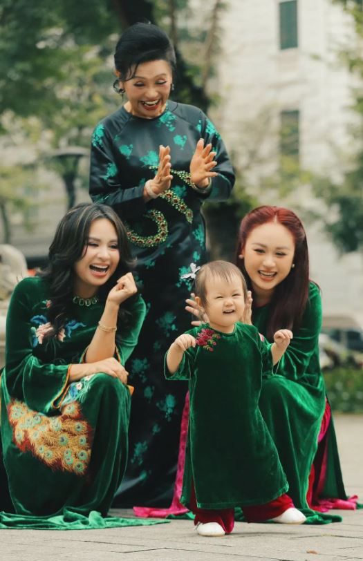 Mẹ của NSND Thanh Lam xin lỗi con gái trên sóng truyền hình- Ảnh 2.