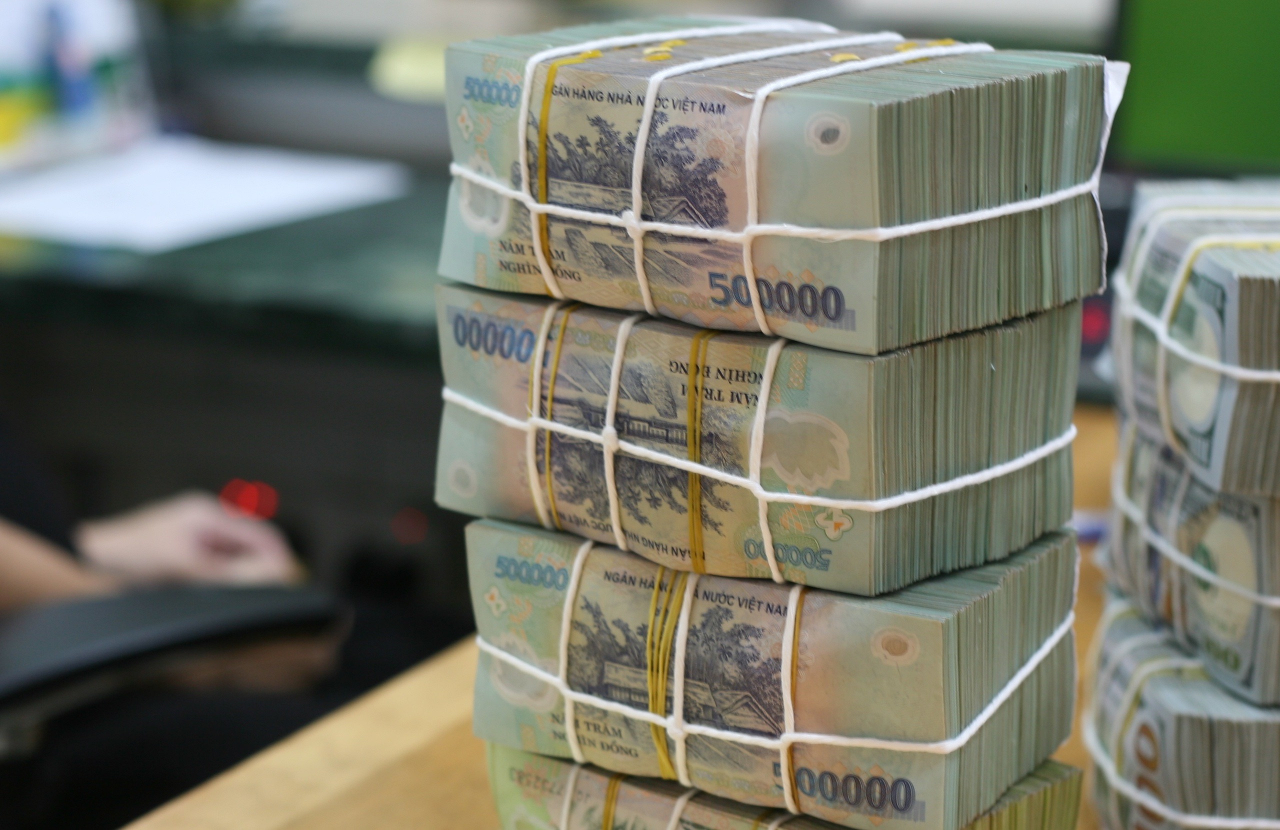 Hoàn thiện quy định về tiền lương thu hút chuyên gia nước ngoài đến làm việc- Ảnh 1.