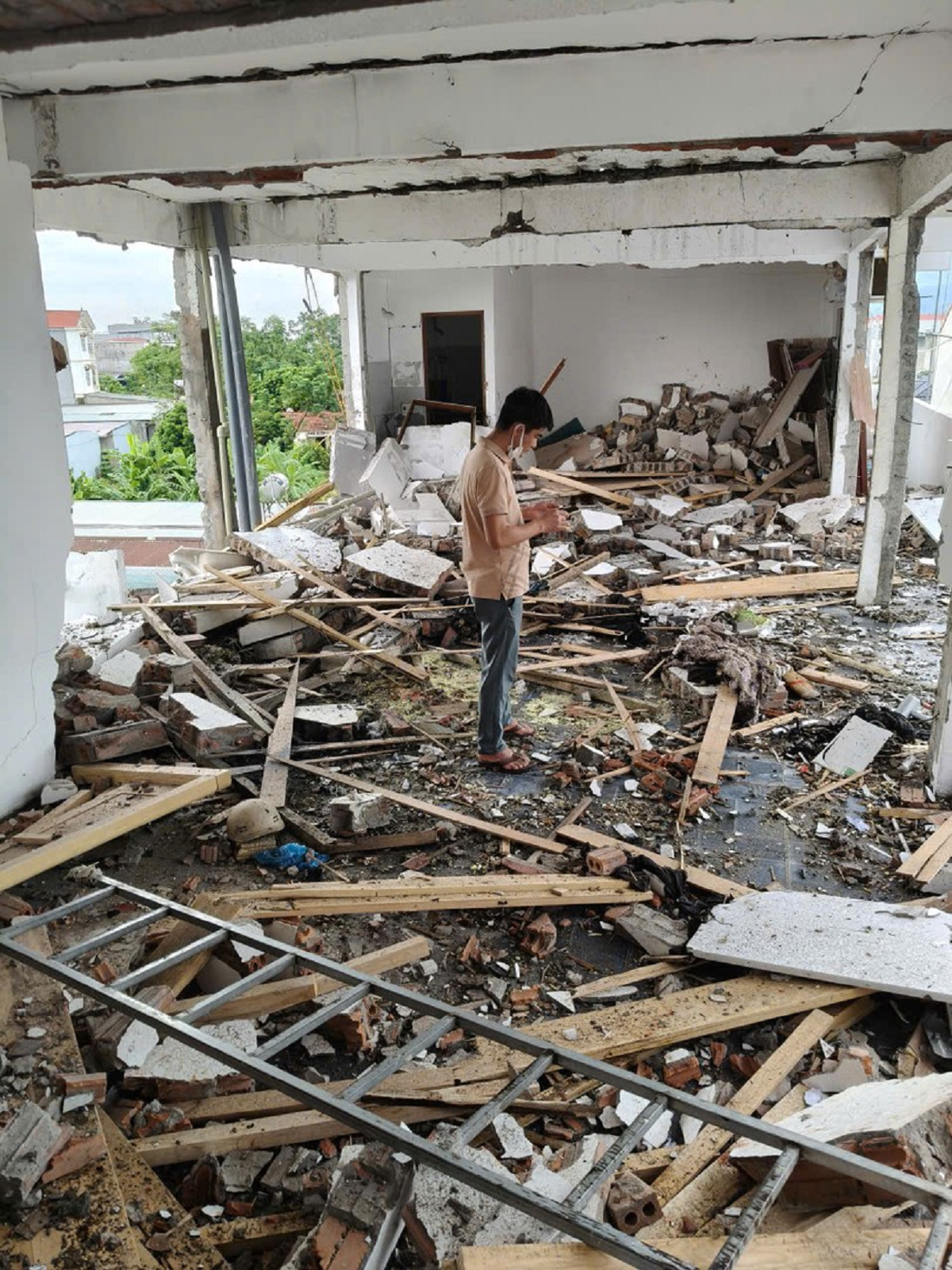 Nguyên nhân vụ nổ nhà trọ ở Phú Thọ khiến 1 người tử vong, 3 người bị thương nặng - Ảnh 1.