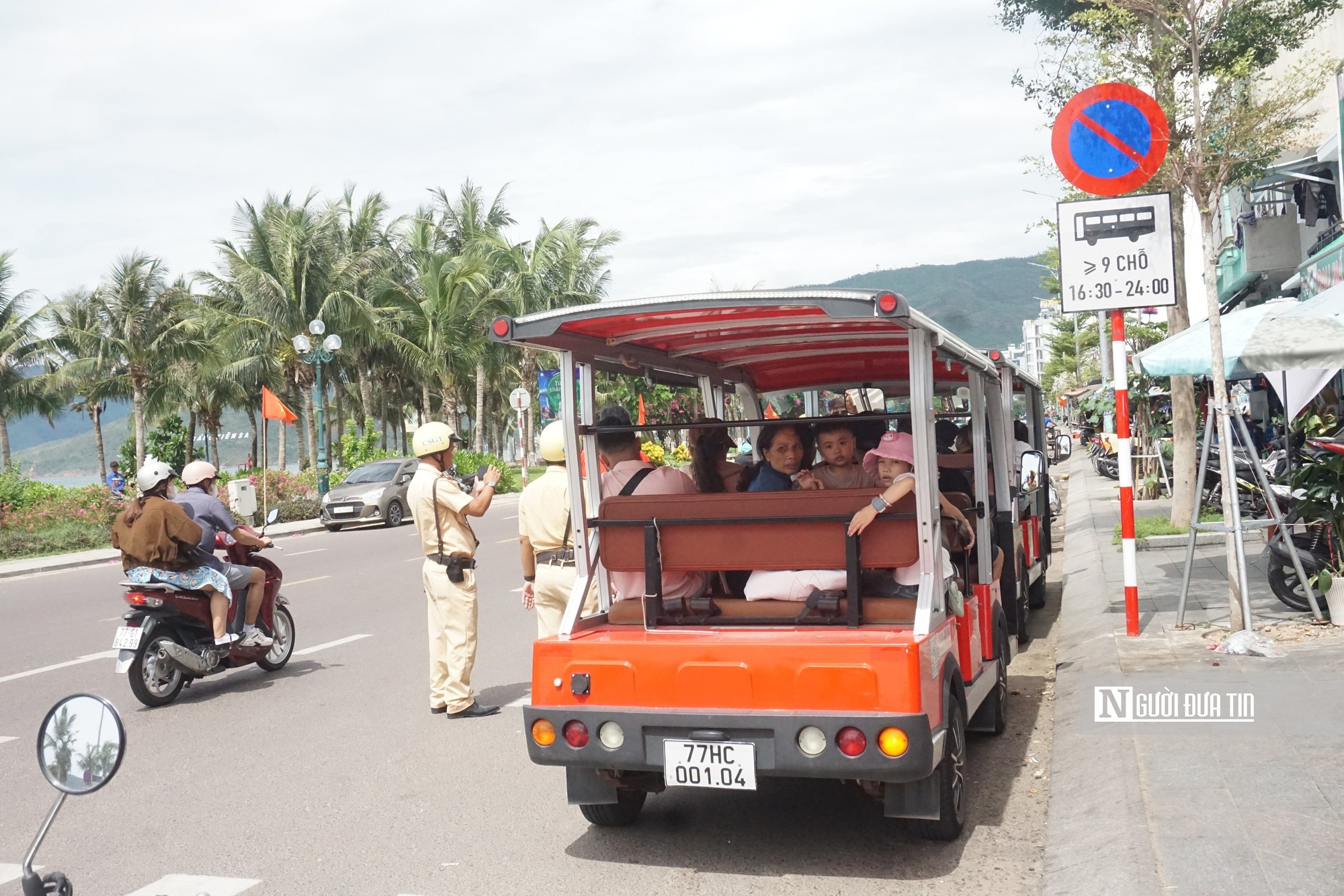 Gia Lai chấn chỉnh dịch vụ taxi, xe điện du lịch, x&acirc;y dựng bộ quy tắc ứng xử cho t&agrave;i xế- Ảnh 2.