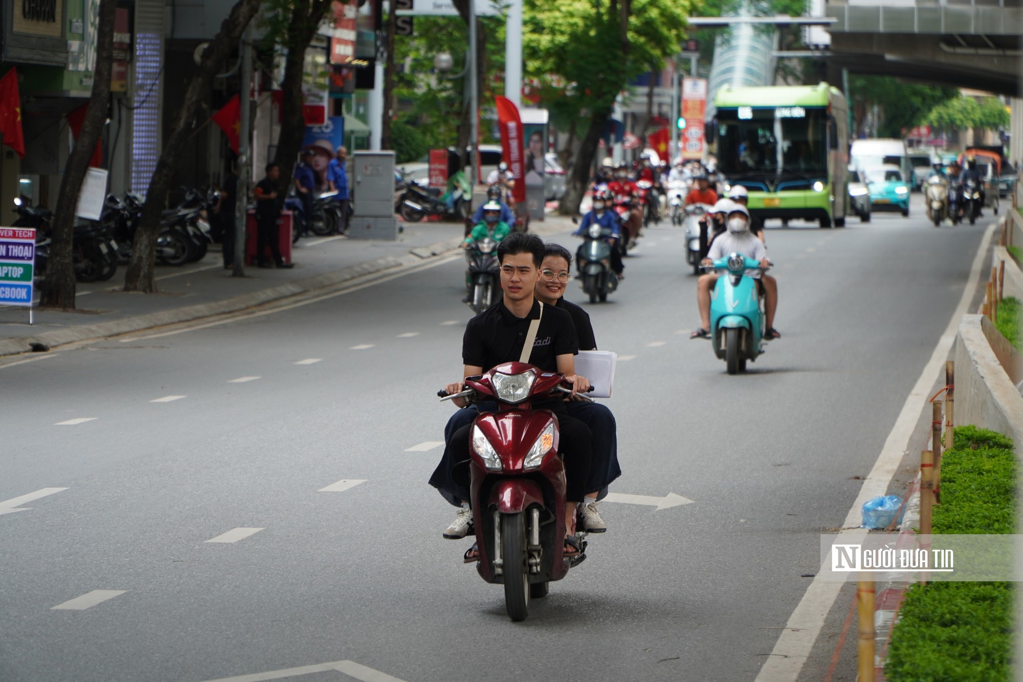 CSGT Hà Nội kiểm tra nồng độ cồn ngày nghỉ lễ, “Một cốc bia từ sáng” vẫn bị xử lý - Ảnh 7.