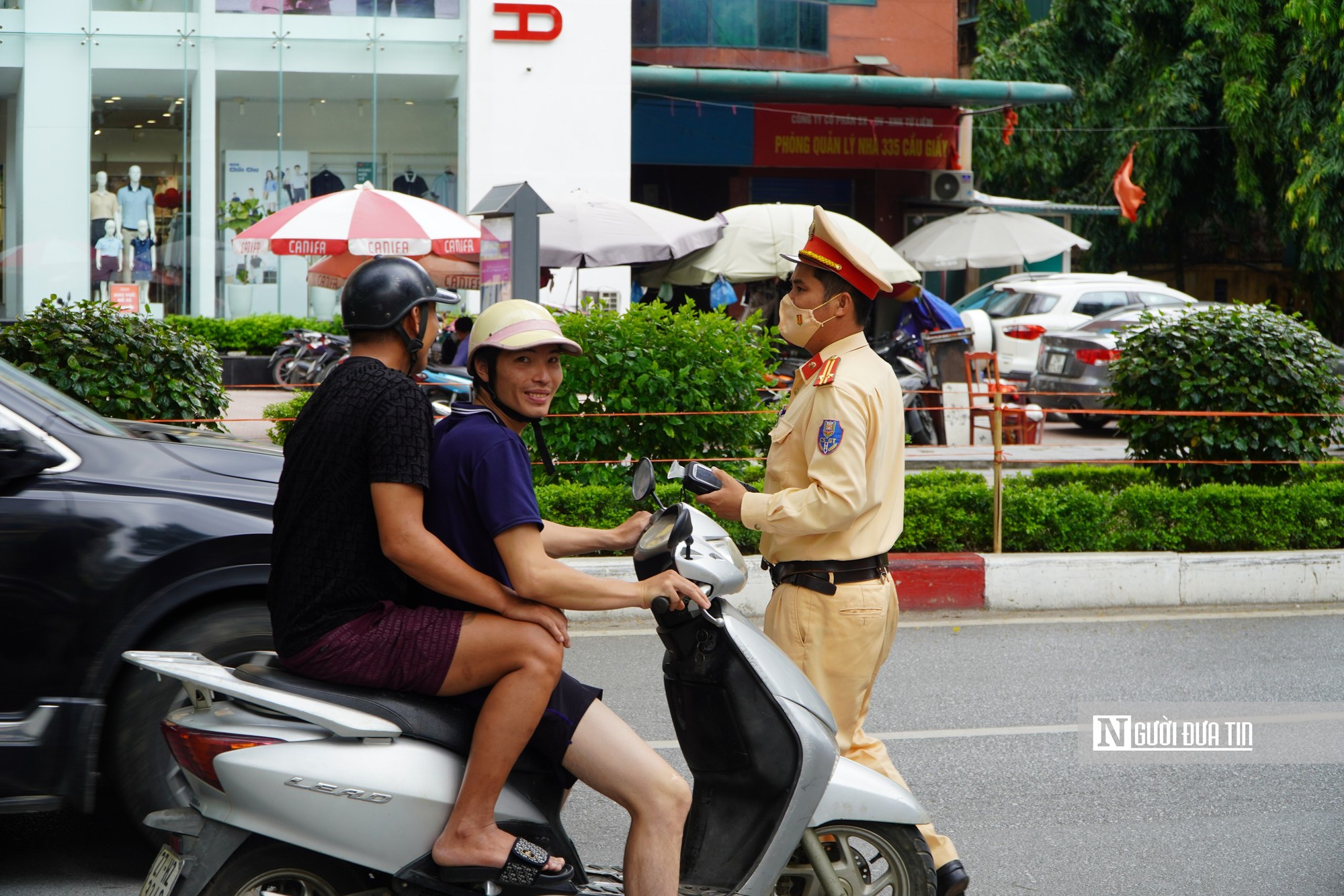 CSGT Hà Nội kiểm tra nồng độ cồn ngày nghỉ lễ, “Một cốc bia từ sáng” vẫn bị xử lý - Ảnh 8.
