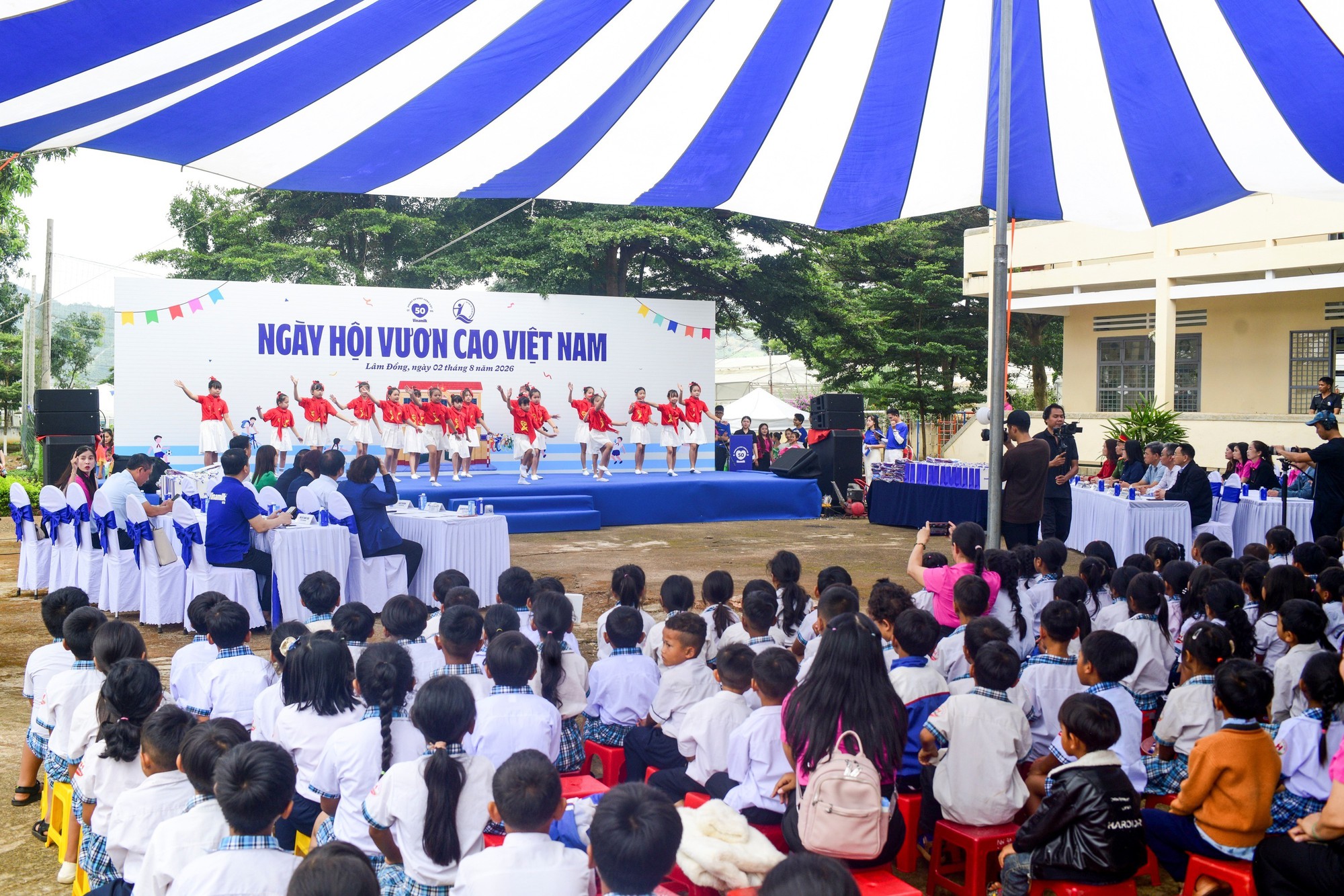 Từ ly sữa đến cơ hội phát triển: Hành trình vun đắp tương lai trẻ em Việt của Vinamilk - Ảnh 1.