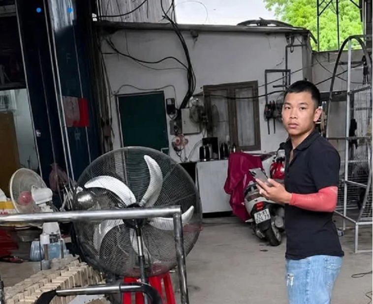Bị công an truy tìm sau vụ livestream chửi bới Vua Quạt