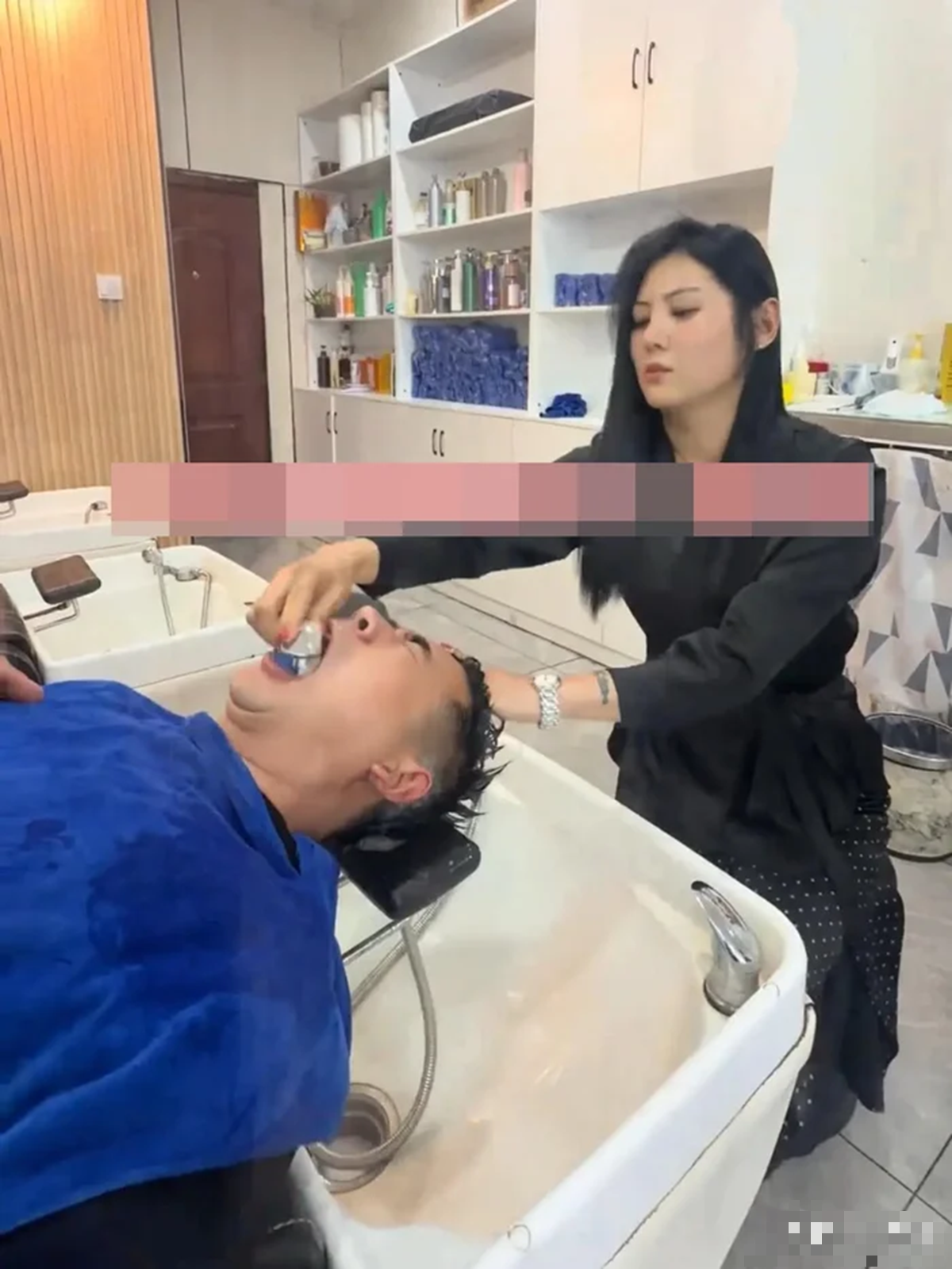 Gặp lại tình đầu sau 10 năm, người đàn ông 
