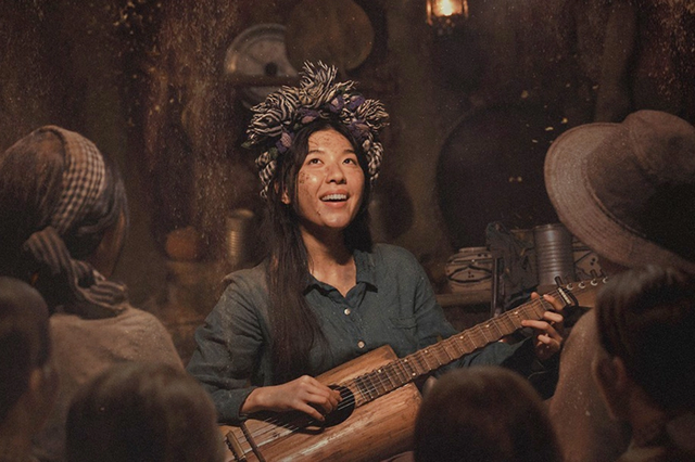 Nữ ca sĩ gen Z từng đỗ &Aacute; khoa đại học, h&aacute;t hay m&uacute;a giỏi được đề cử gương mặt đẹp nhất thế giới 2026 - Ảnh 3.