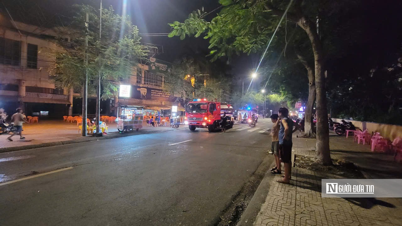 Ch&aacute;y lớn chợ Bi&ecirc;n H&ograve;a, l&atilde;nh đạo th&agrave;nh phố c&oacute; mặt chỉ đạo- Ảnh 2.