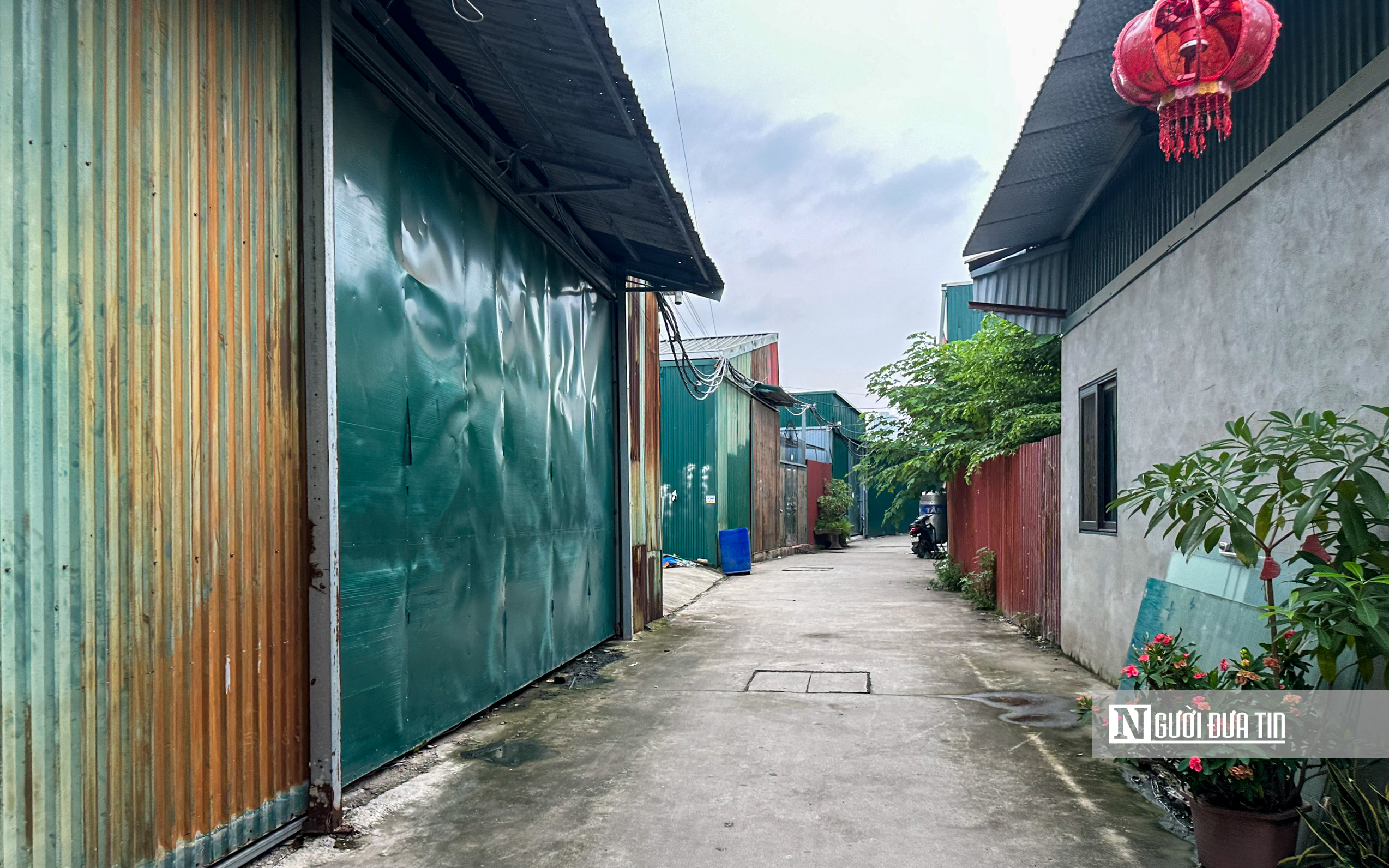 Cận cảnh hàng trăm nhà xưởng vừa bị Chủ tịch Hà Nội yêu cầu xử lý - Ảnh 20.