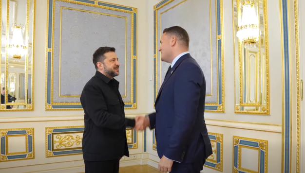 Ông Zelensky tiếp vị khách đặc biệt, thảo luận việc áp đặt thêm trừng phạt lên Nga - Ảnh 1.