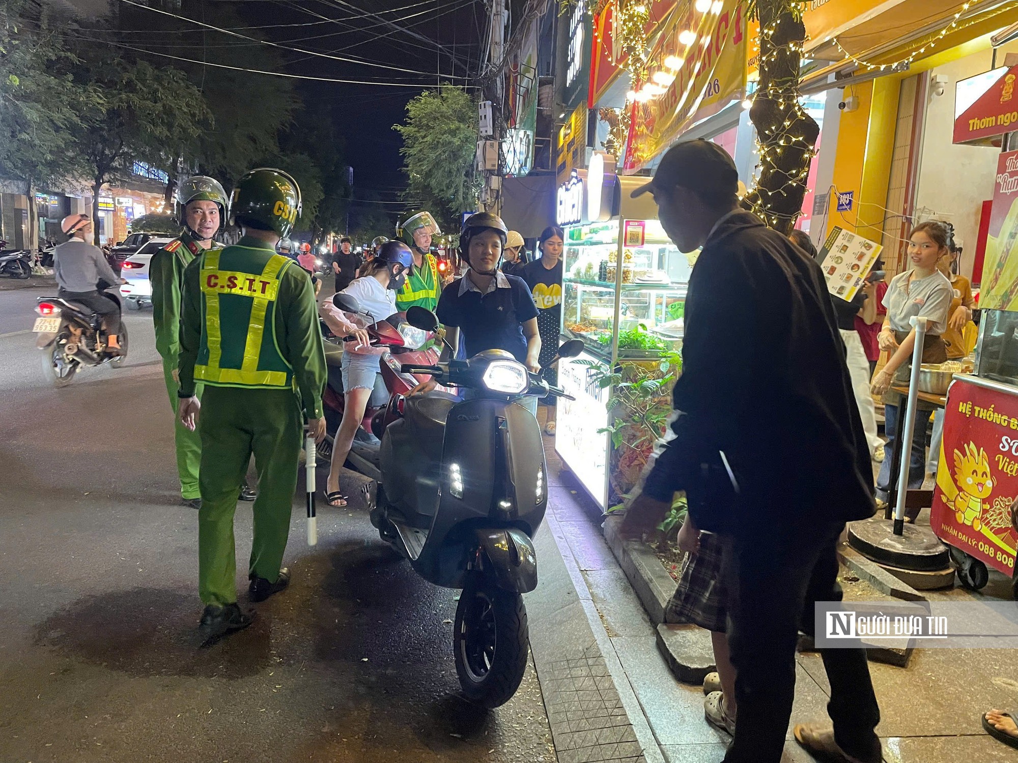 Chủ tịch UBND tỉnh Gia Lai: Vỉa hè Quy Nhơn bị lấn chiếm gần như 100%, du khách tìm chỗ đậu xe còn bị đuổi- Ảnh 3.
