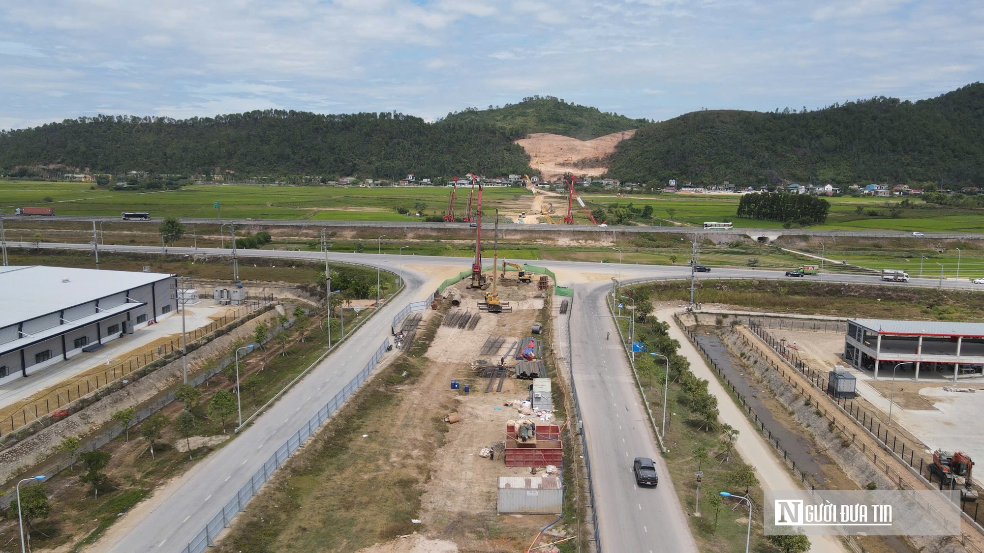 Nghệ An tăng tốc đầu tư hạ tầng, khơi thông nguồn lực tạo đà tăng trưởng hai con số- Ảnh 3.