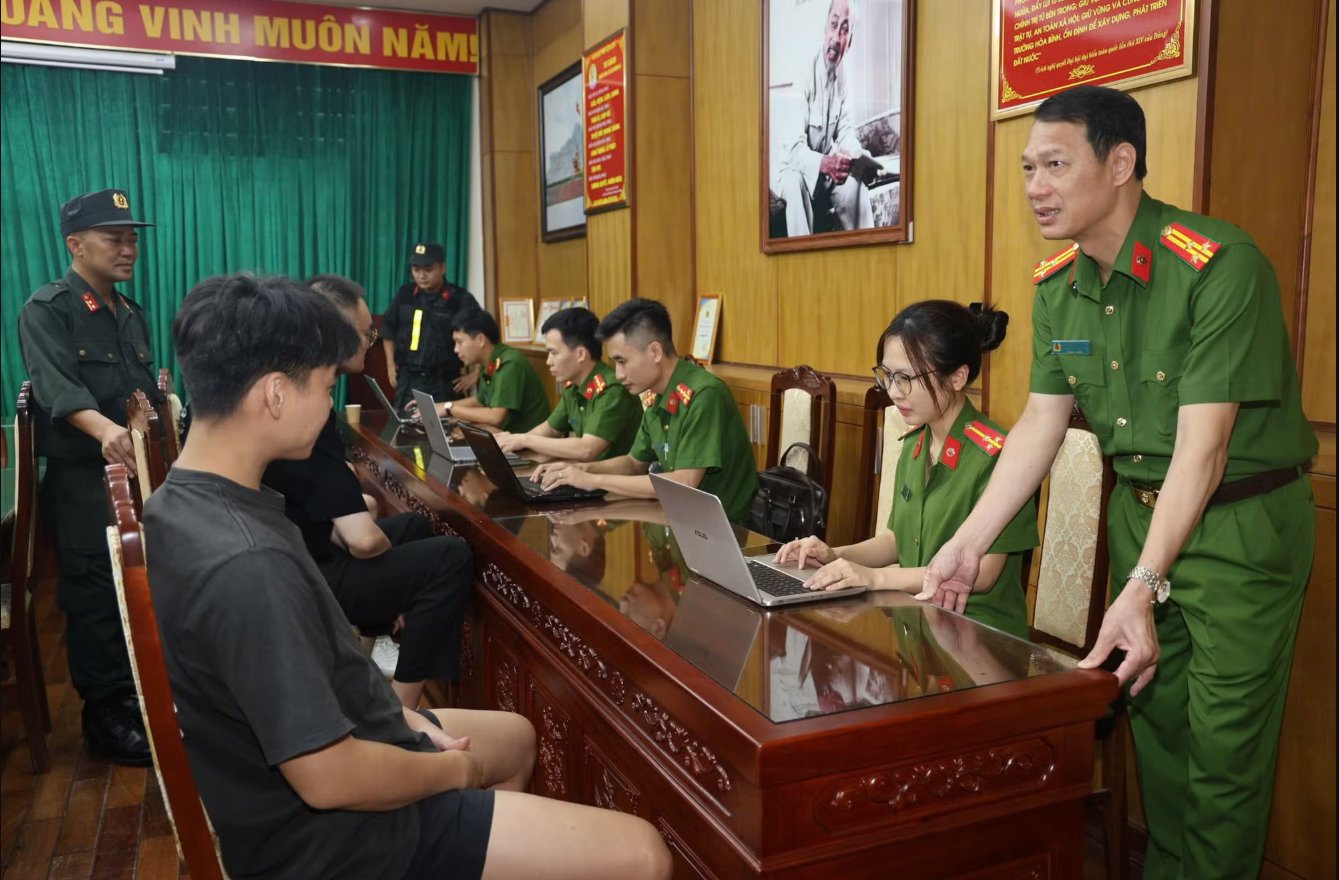 Phát hiện, bàn giao 8 đối tượng Interpol truy nã đỏ cho Hàn Quốc trong vụ lừa đảo 327 tỷ đồng- Ảnh 3.