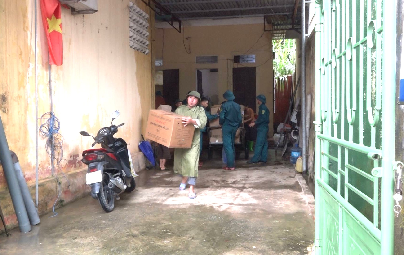 Mưa lớn kéo dài, núi ở Thanh Hóa nứt toác phải di dời dân khẩn cấp- Ảnh 5.