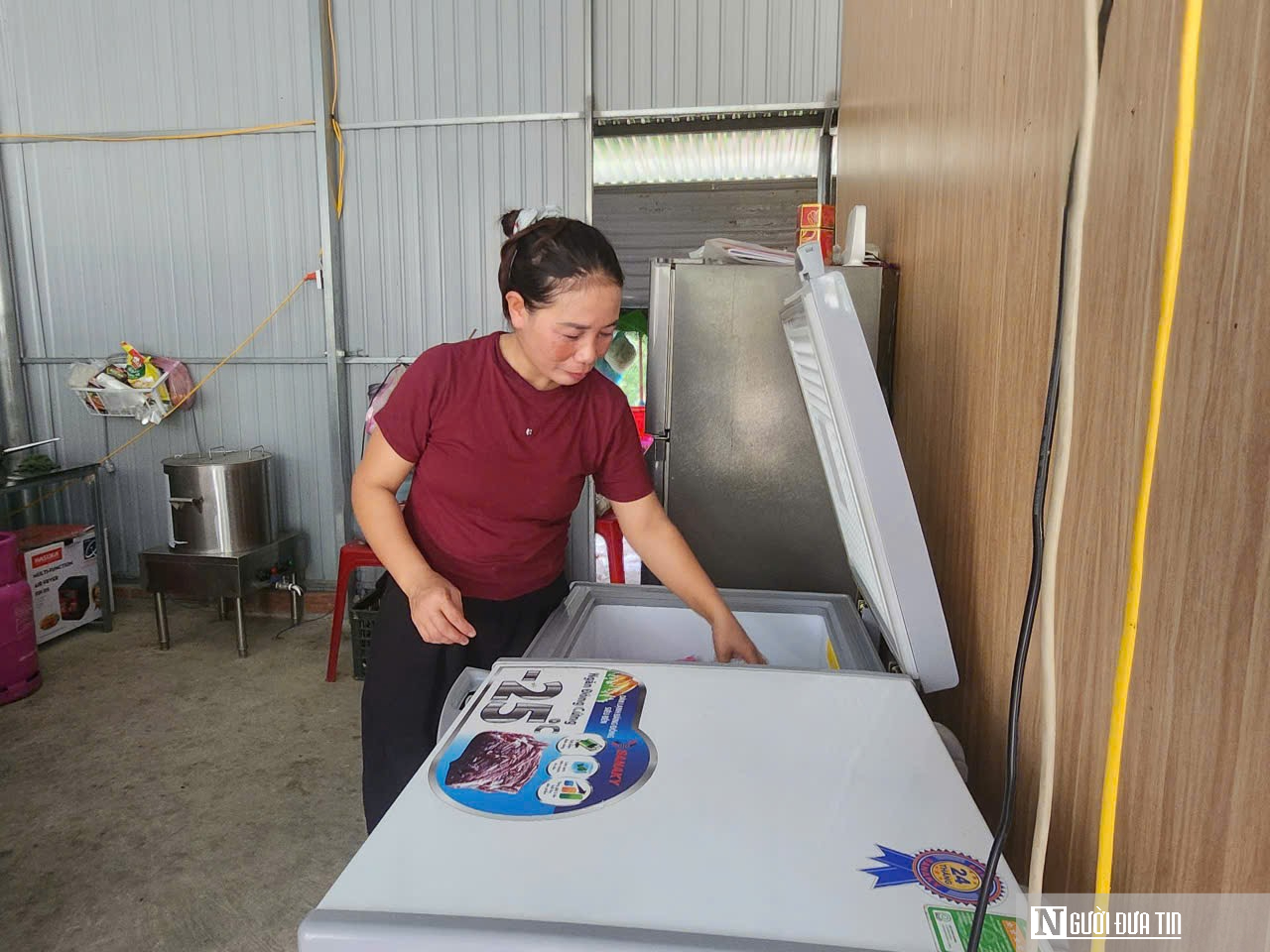 Điện về "thắp s&aacute;ng" bản l&agrave;ng nằm heo h&uacute;t trong v&ugrave;ng l&otilde;i VQG Phong Nha - Kẻ B&agrave;ng- Ảnh 3.