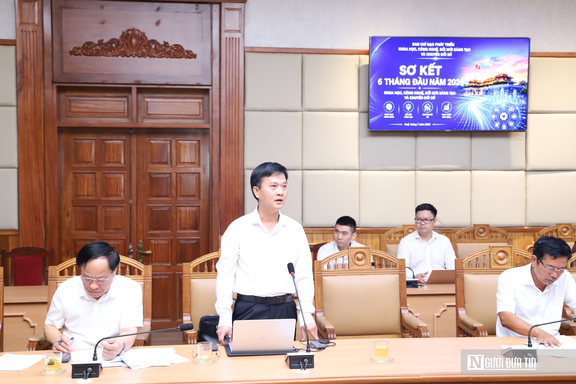 Huế tăng tốc tháo gỡ điểm nghẽn, tạo đột phá trong chuyển đổi số hành chính công - Ảnh 2.