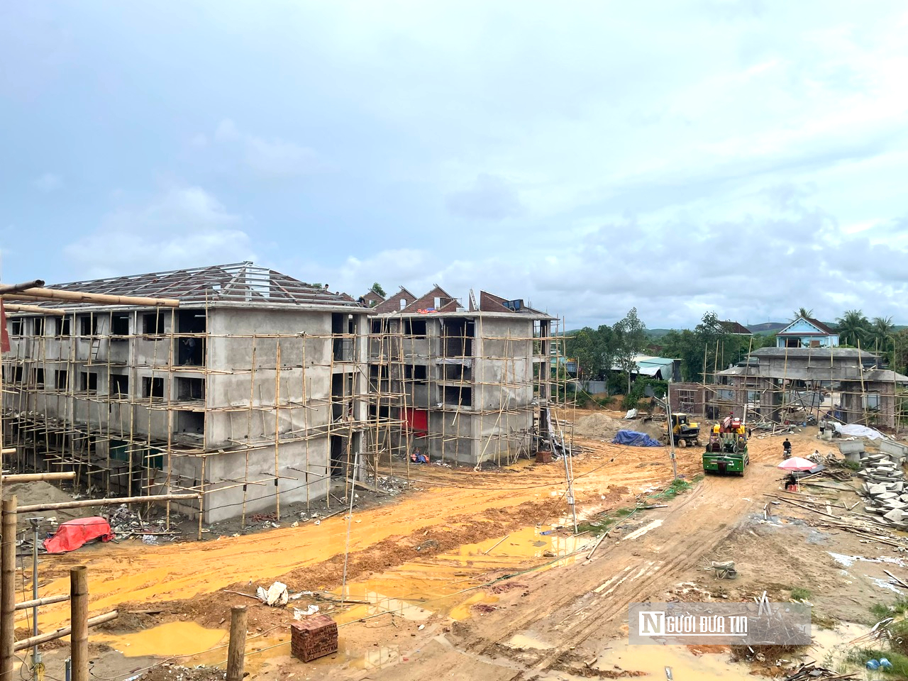 Vượt nắng, thắng mưa, bộ đội g&oacute;p sức x&acirc;y trường nội tr&uacute; li&ecirc;n cấp bi&ecirc;n giới Nghệ An- Ảnh 14.