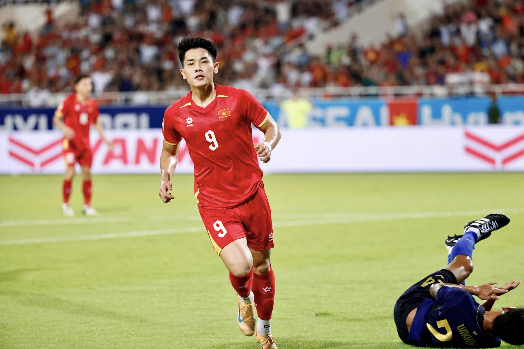 Pha ăn mừng đặc biệt của Vua phá lưới ASEAN Cup 2026 - Ảnh 1.