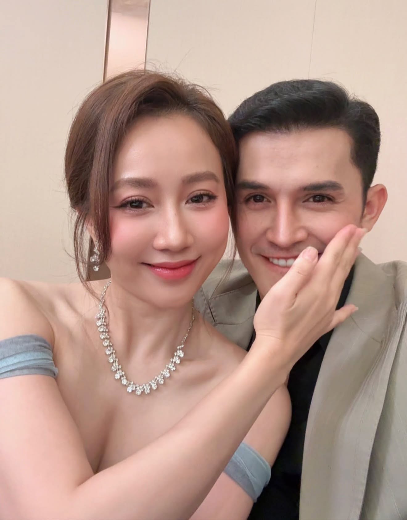 Thực hư chuyện cặp đôi Vbiz
