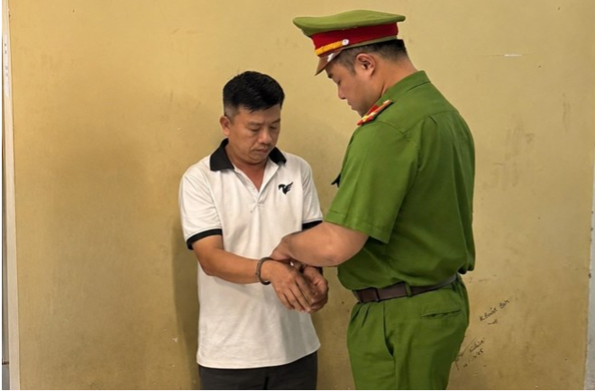 Trưởng ban quản lý chung cư ở TP HCM bị bắt - Ảnh 2.