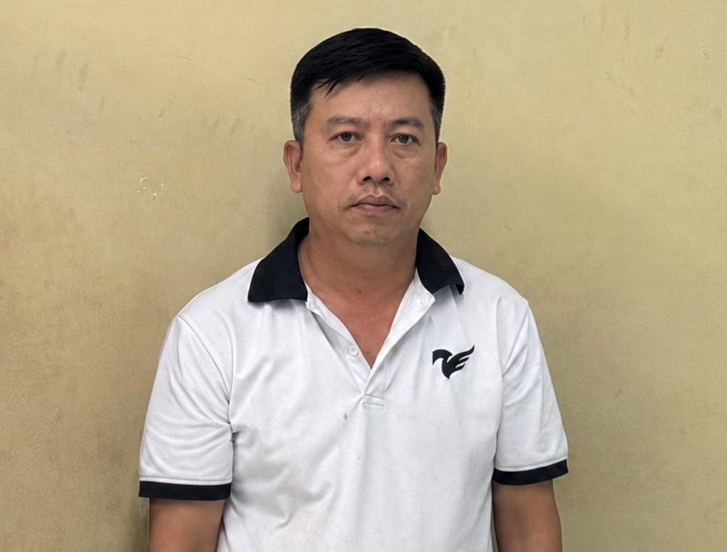 Trưởng ban quản l&yacute; chung cư ở TP HCM bị bắt - Ảnh 1.
