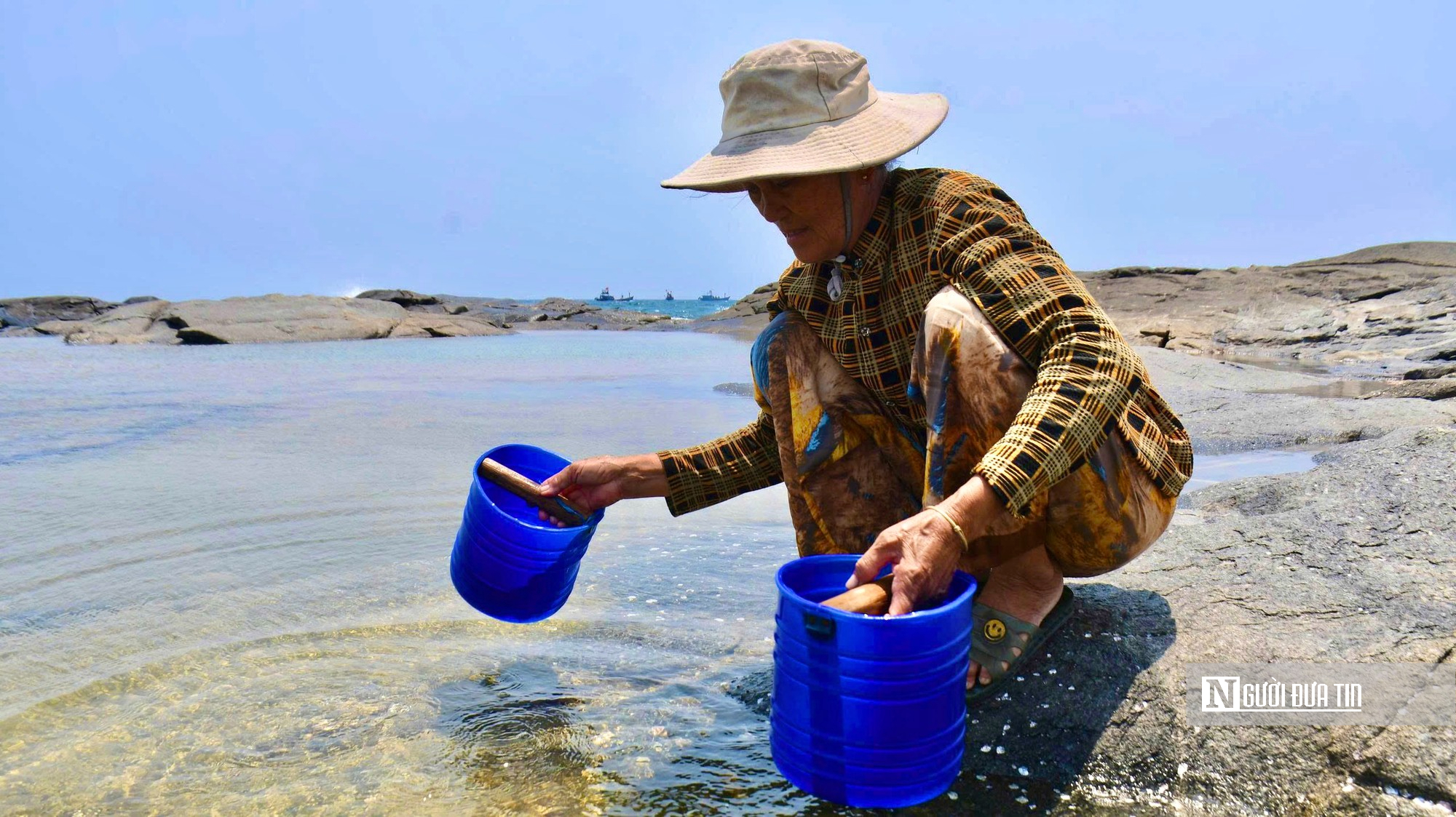 "Cái nôi" của nghề làm muối cổ 2000 năm tuổi ở Quảng Ngãi- Ảnh 12.