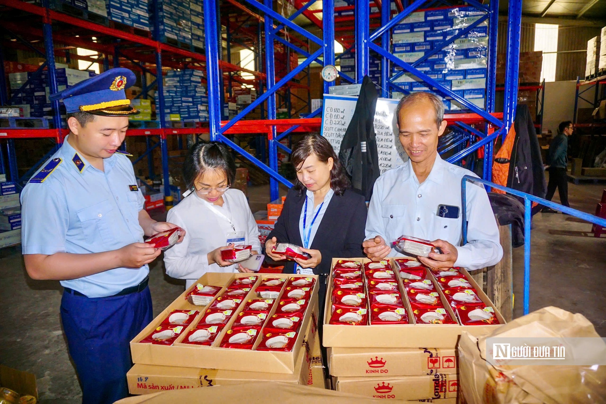 Siết từ nguồn nguyên liệu, Lâm Đồng ngăn nguy cơ ngộ độc thức ăn đường phố- Ảnh 6.