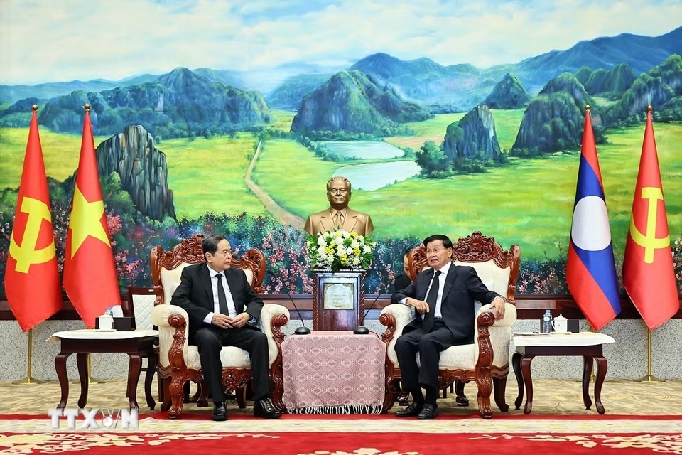Chủ tịch Quốc hội Trần Thanh Mẫn viếng Chủ tịch Quốc hội Lào tại Vientiane - Ảnh 5.