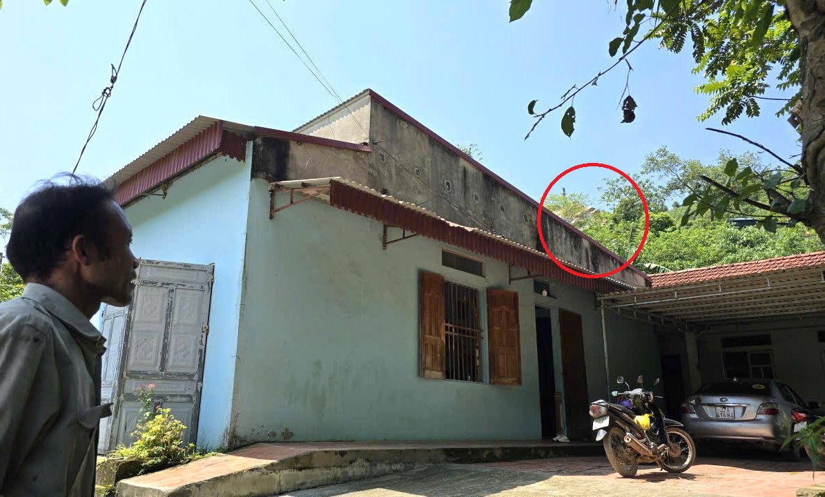 Đá bay thủng mái tôn, cụ bà chui vào nhà tắm trốn mỗi khi mỏ đá nổ mìn - Ảnh 5.