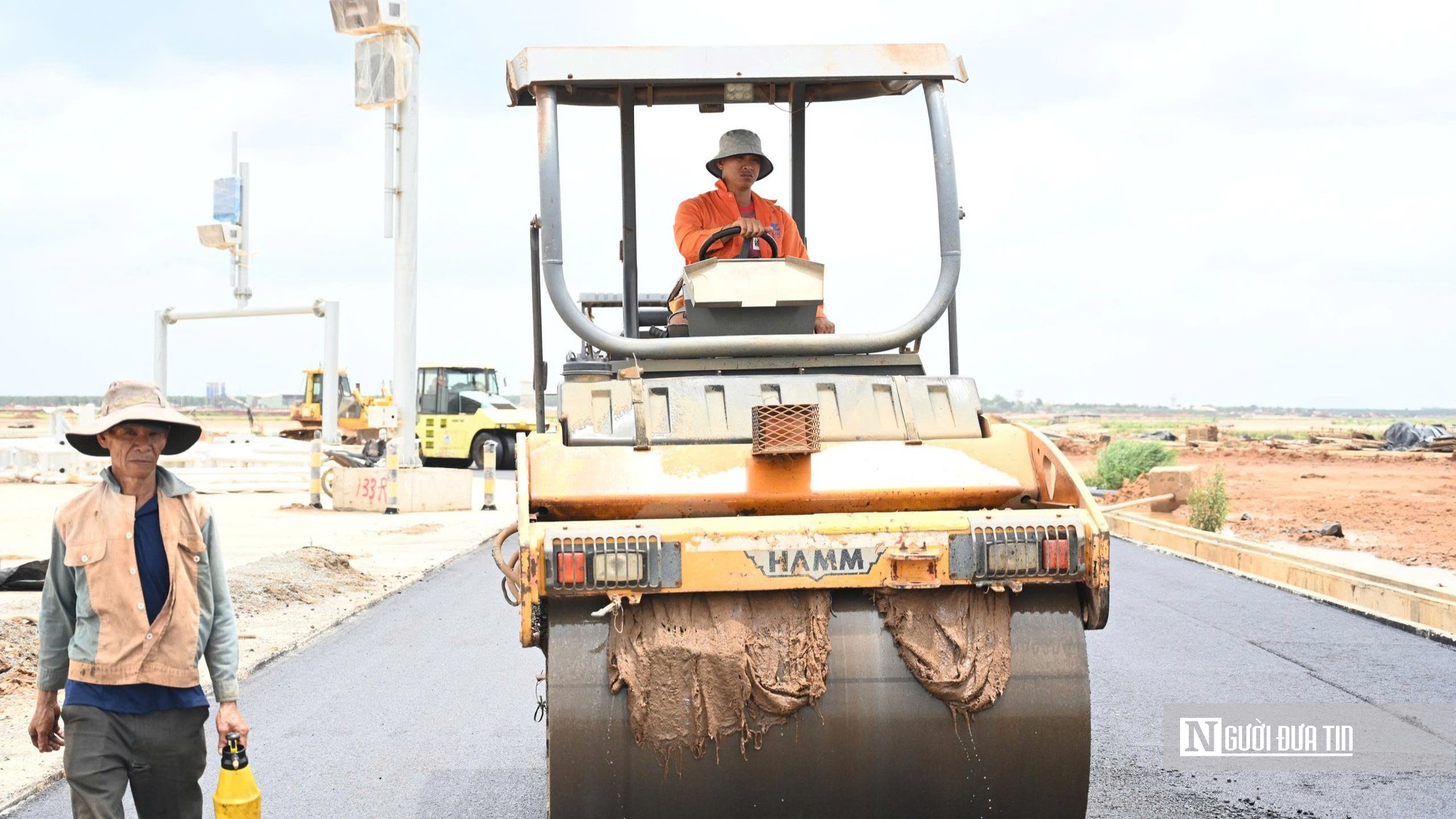 Sân bay Long Thành “nóng” giữa kỳ nghỉ lễ, hàng nghìn công nhân chạy đua về đích- Ảnh 16.