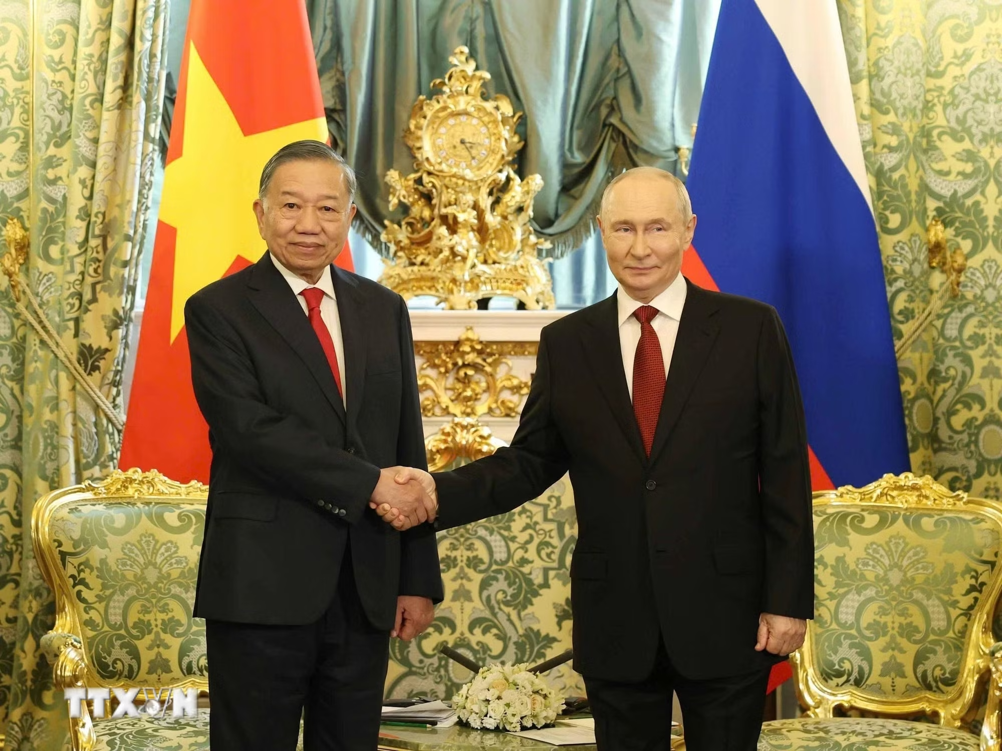 Tổng Bí thư, Chủ tịch nước Tô Lâm hội đàm với Tổng thống Nga Vladimir Putin- Ảnh 1.