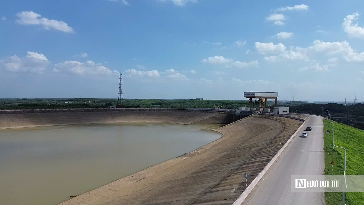 Tuyến bài: Đánh thức "viên ngọc xanh" hồ Trị An - Kỳ 1: Hồ Trị An: "Viên ngọc xanh" vì sao vẫn chưa thể tỏa sáng?- Ảnh 1.