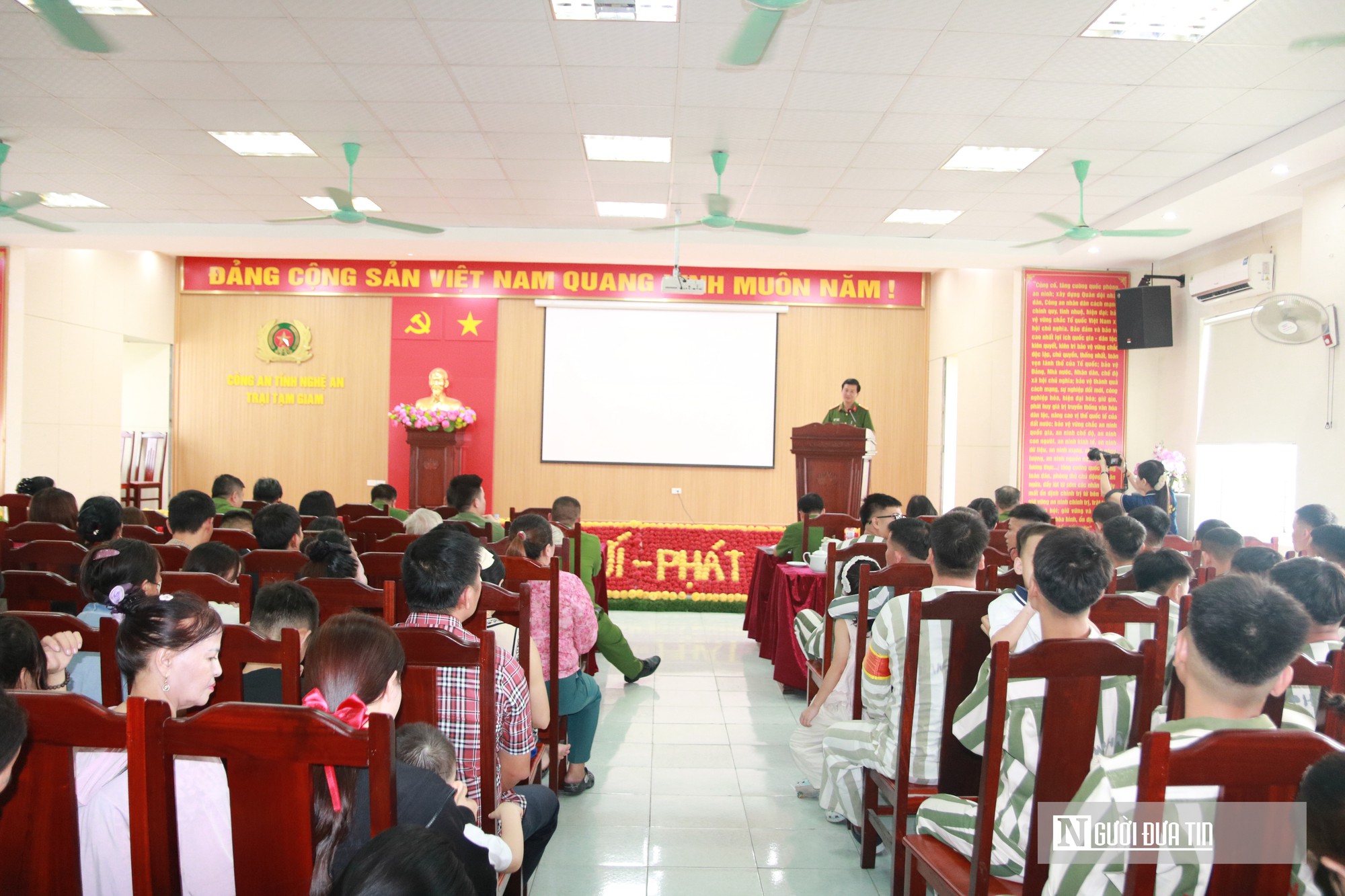 Món quà đặc biệt của nam phạm nhân gửi tặng mẹ và lời hứa hoàn lương xúc động- Ảnh 1.