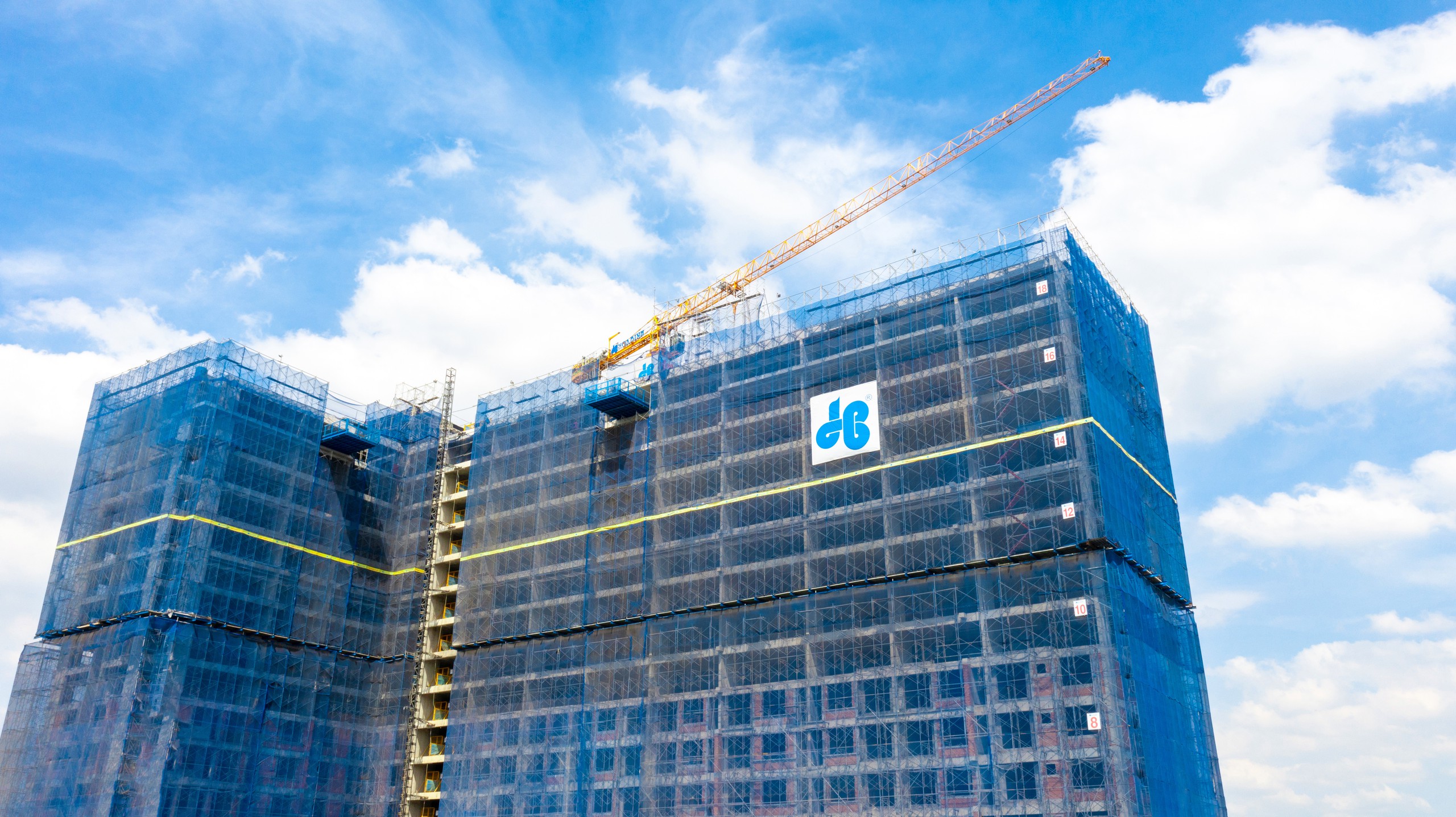 Xây dựng Hòa Bình bị phạt 92,5 triệu đồng vì vi phạm công bố thông tin trái phiếu - Ảnh 1.