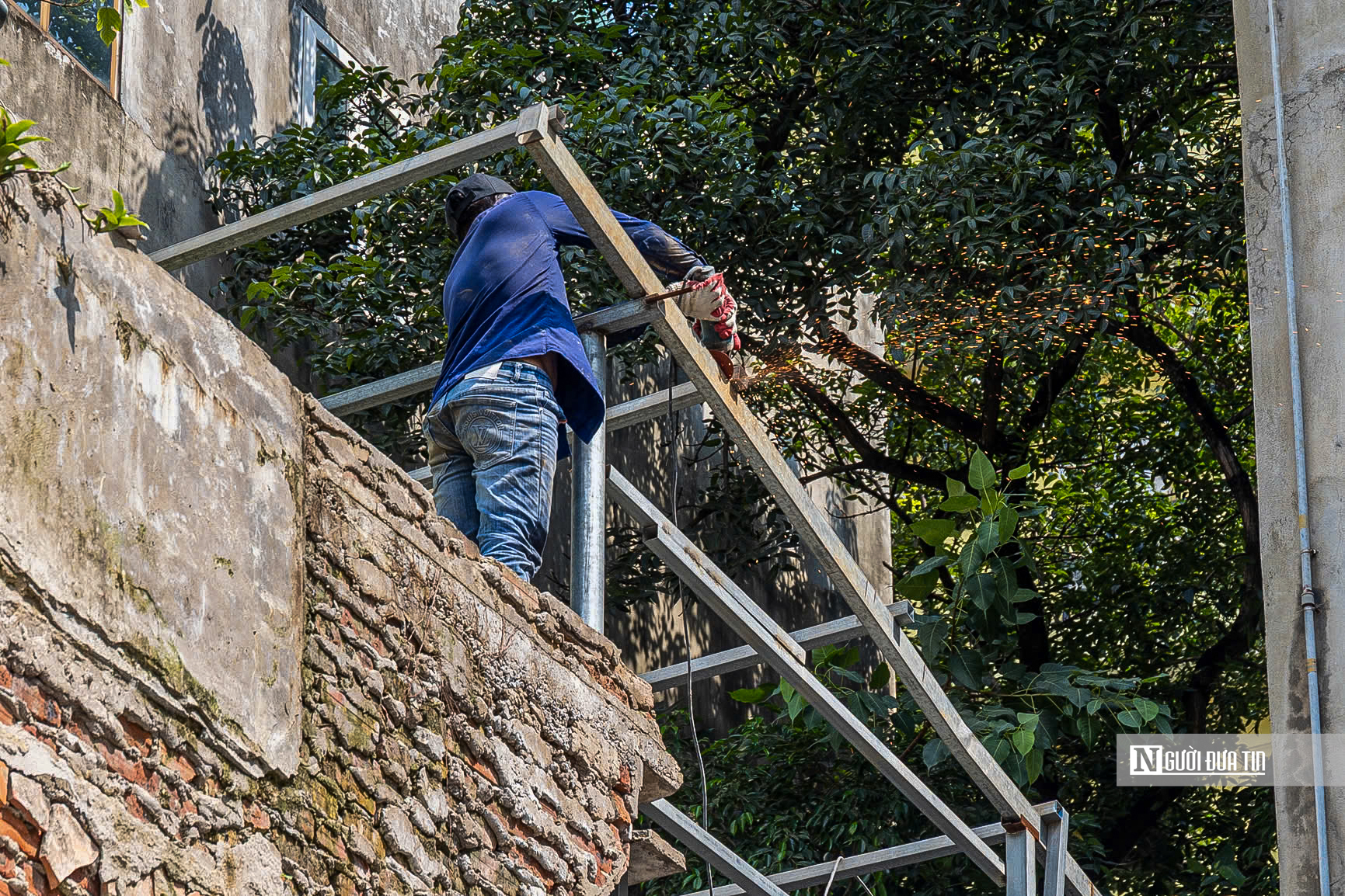 Hà Nội: Người dân dọn nhà bàn giao mặt bằng thực hiện dự án bãi đỗ xe Vành đai 1 - Ảnh 12.