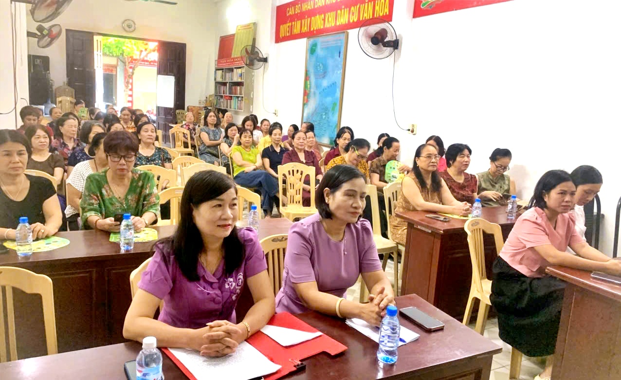 Hội Luật gia tỉnh Hưng Yên tuyên truyền Luật Bảo vệ môi trường đến người dân- Ảnh 1.