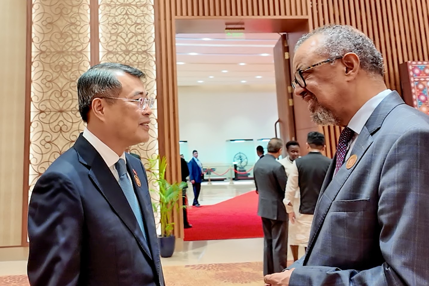 Thủ tướng Lê Minh Hưng gặp lãnh đạo các nước, tổ chức quốc tế - Ảnh 4.