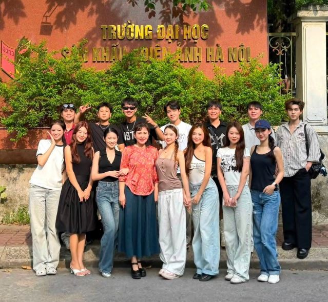 Nghệ sĩ Nhân dân là mỹ nhân ảnh lịch một thời, từng là Phó Giám đốc Nhà hát Kịch Hà Nội - Ảnh 4.