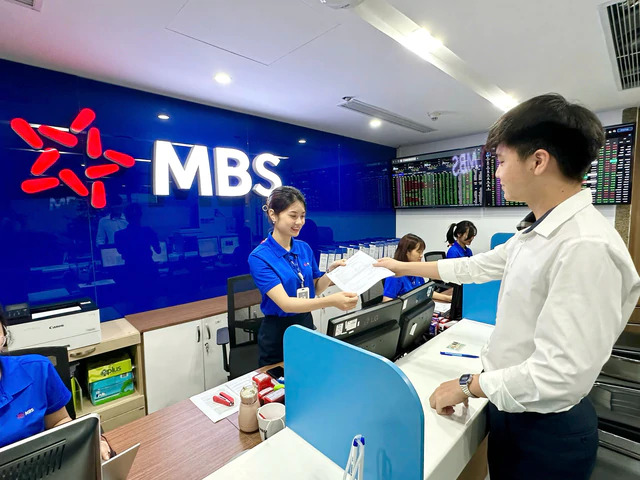 Chứng khoán MB (MBS) sắp chào bán 500 tỷ đồng trái phiếu riêng lẻ để tái cơ cấu nợ - Ảnh 1.