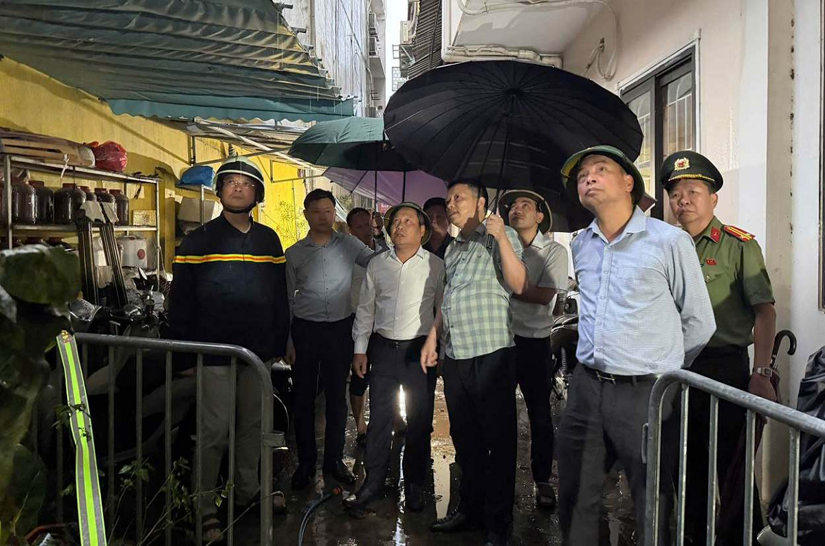 Cháy nhà lúc rạng sáng ở Hà Nội, 5 người tử vong - Ảnh 2.