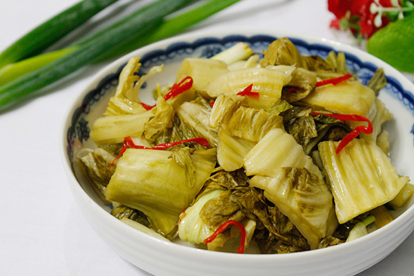 Người đàn ông 31 tuổi suýt tử vong vì món rau quen thuộc nhiều người mê - Ảnh 2.