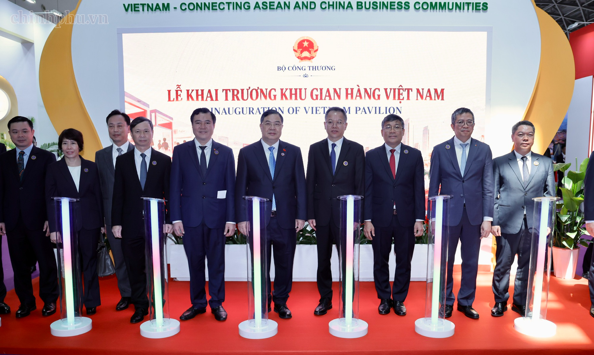 Phó Thủ tướng nêu 4 trọng tâm kết nối thị trường, hạ tầng và chuỗi cung ứng ASEAN - Trung Quốc- Ảnh 3.