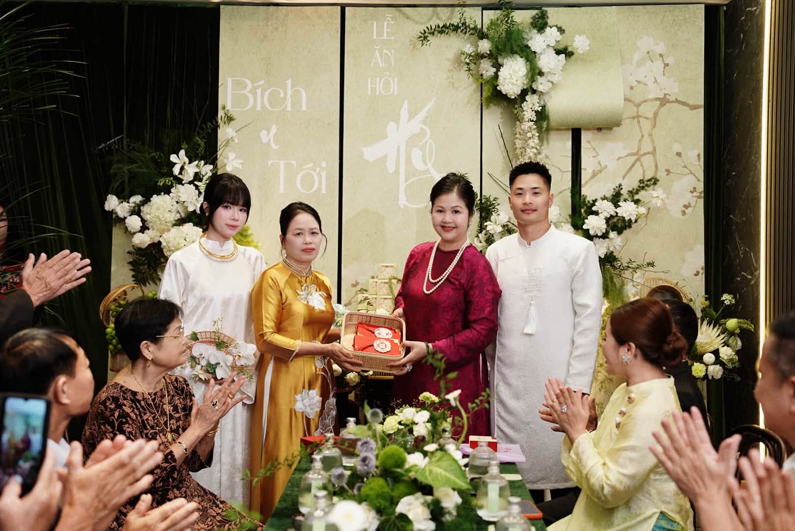 Thêm một cựu cầu thủ U23 Việt Nam lập gia đình - Ảnh 2.