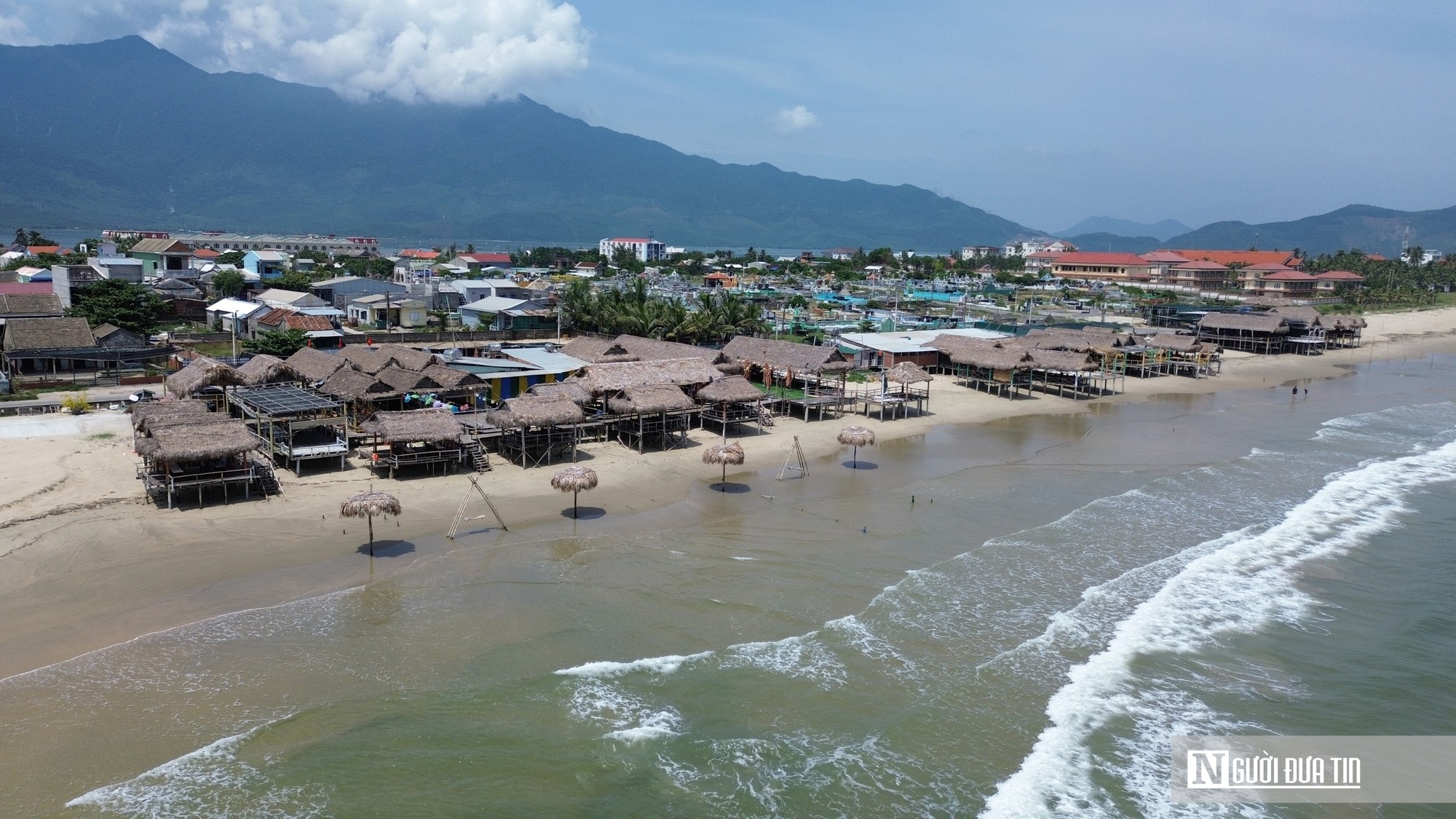 Trước ngày tháo dỡ, hàng quán lấn bãi biển ở vịnh đẹp thế giới đang như thế nào?- Ảnh 7.