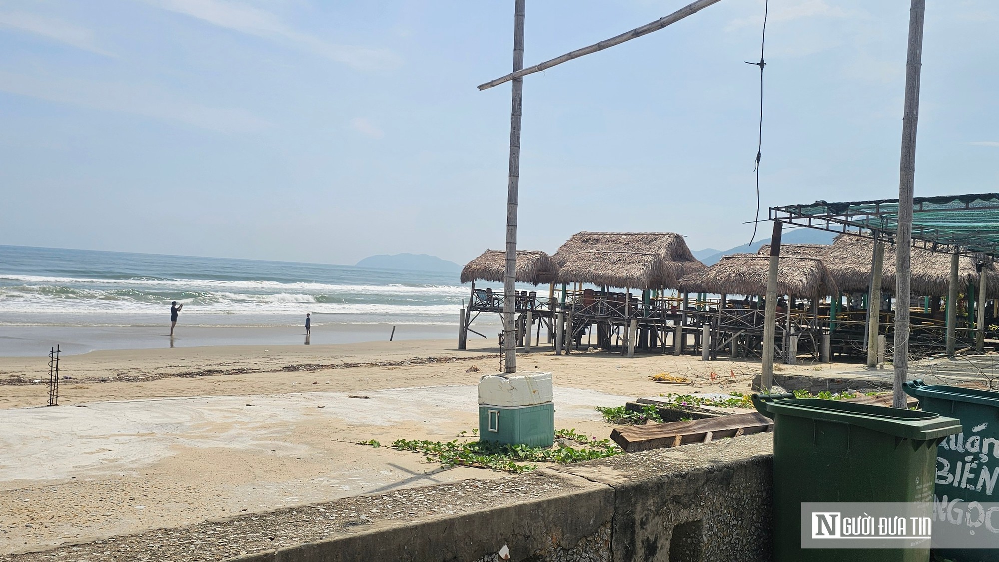 Trước ngày tháo dỡ, hàng quán lấn bãi biển ở vịnh đẹp thế giới đang như thế nào?- Ảnh 9.