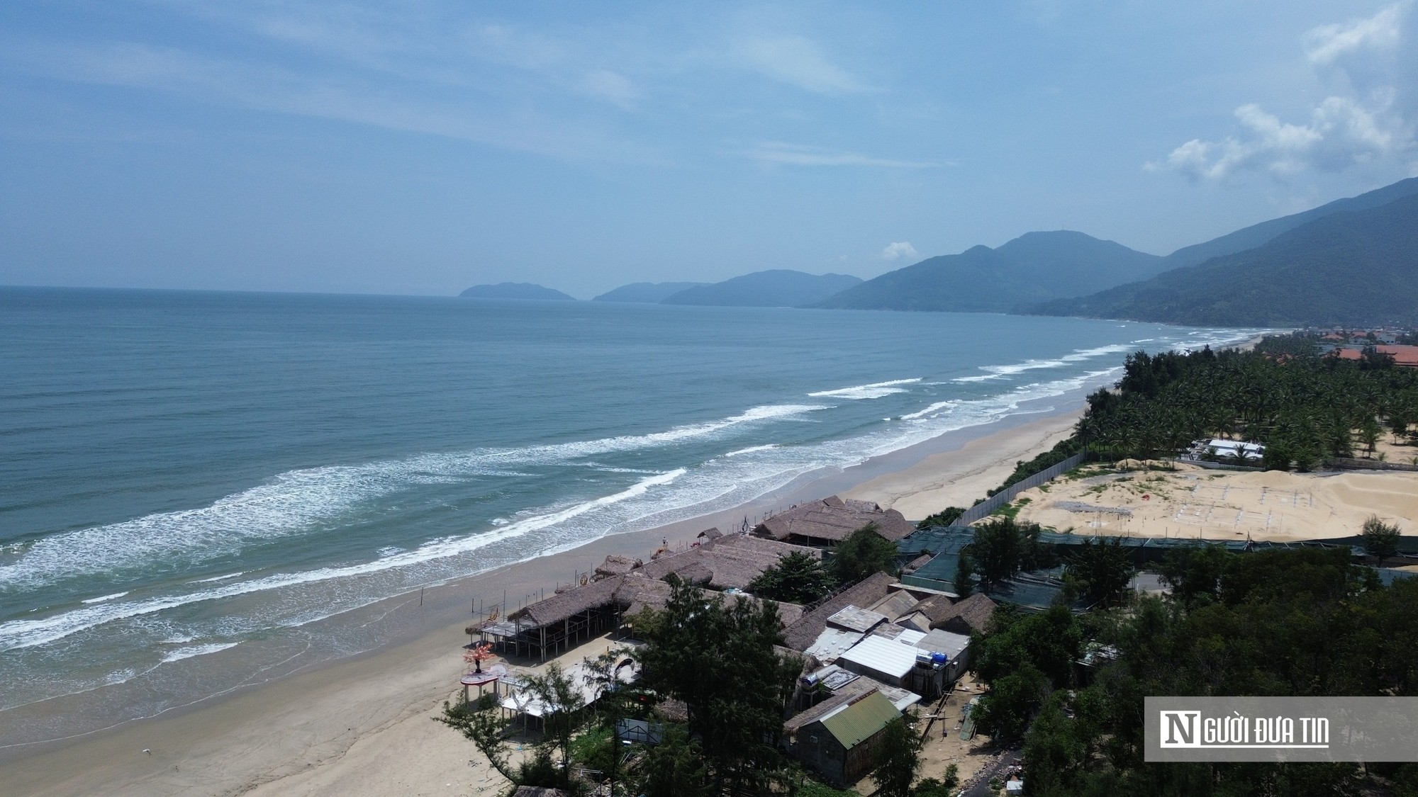 Trước ngày tháo dỡ, hàng quán lấn bãi biển ở vịnh đẹp thế giới đang như thế nào?- Ảnh 12.